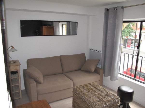 Small fully furnished studio apartment 15sqm rental Valenciennes